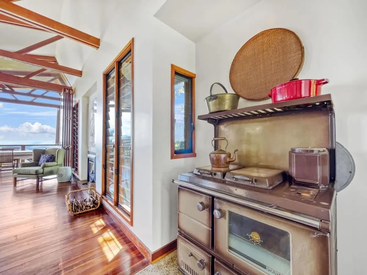 BooroobinLuxurious Mountain Retreat Near Maleny别墅 度假居